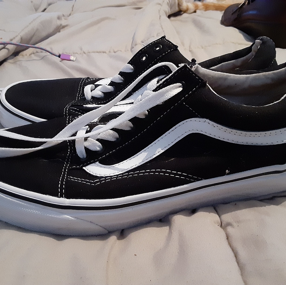 Mens/womens black Vans size 9/10.5